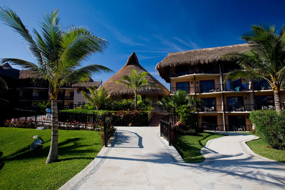 Catalonia Yucatan Beach All Inclusive / 3 días / 2 adultos / del 25-27 de Jul / menores gratis / FIT-RV