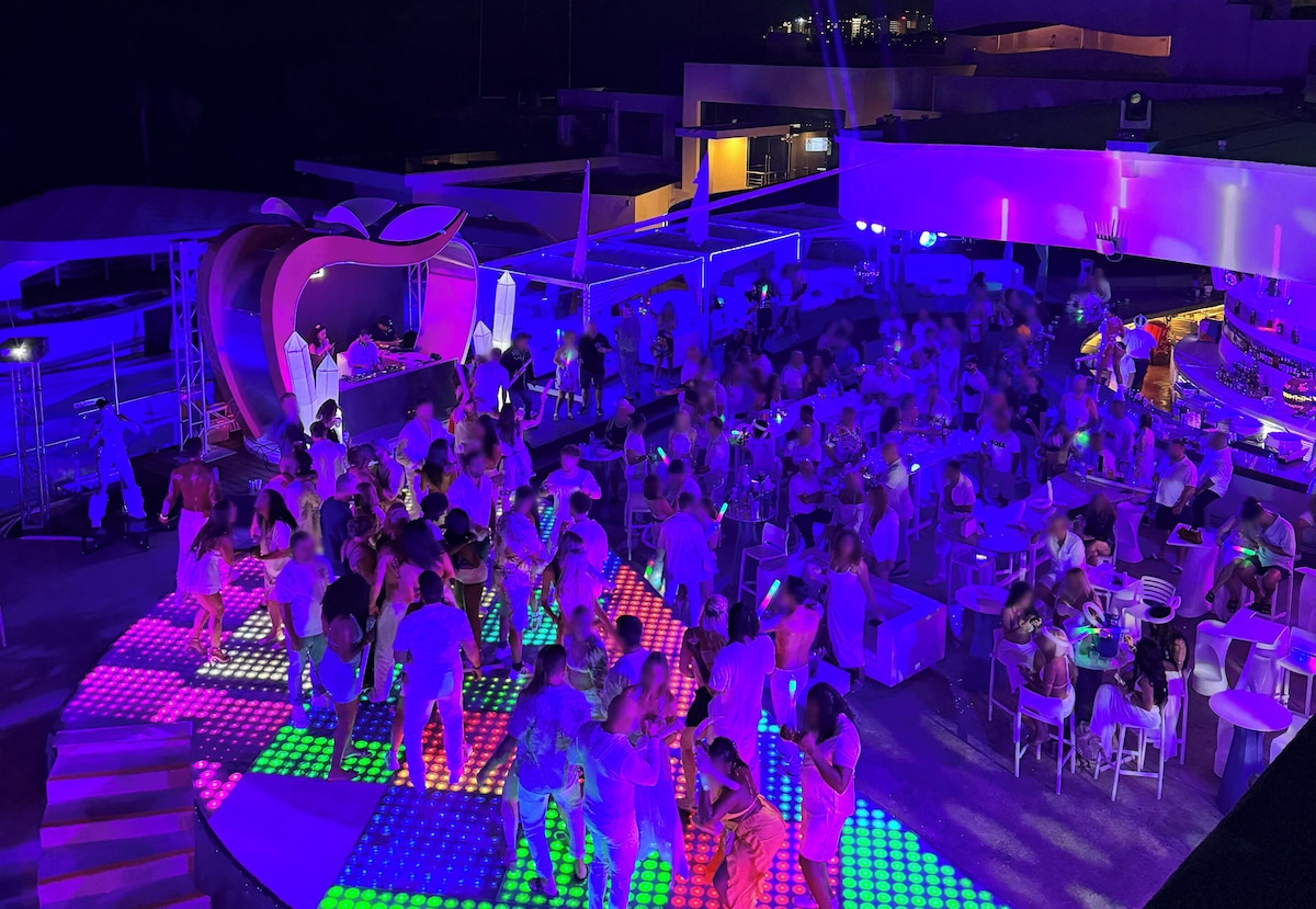 Temptation Cancun Resort All Inclusive - Adults Only / 4 días / 2 adultos / del 11 -14 de Agost / FIT-BO