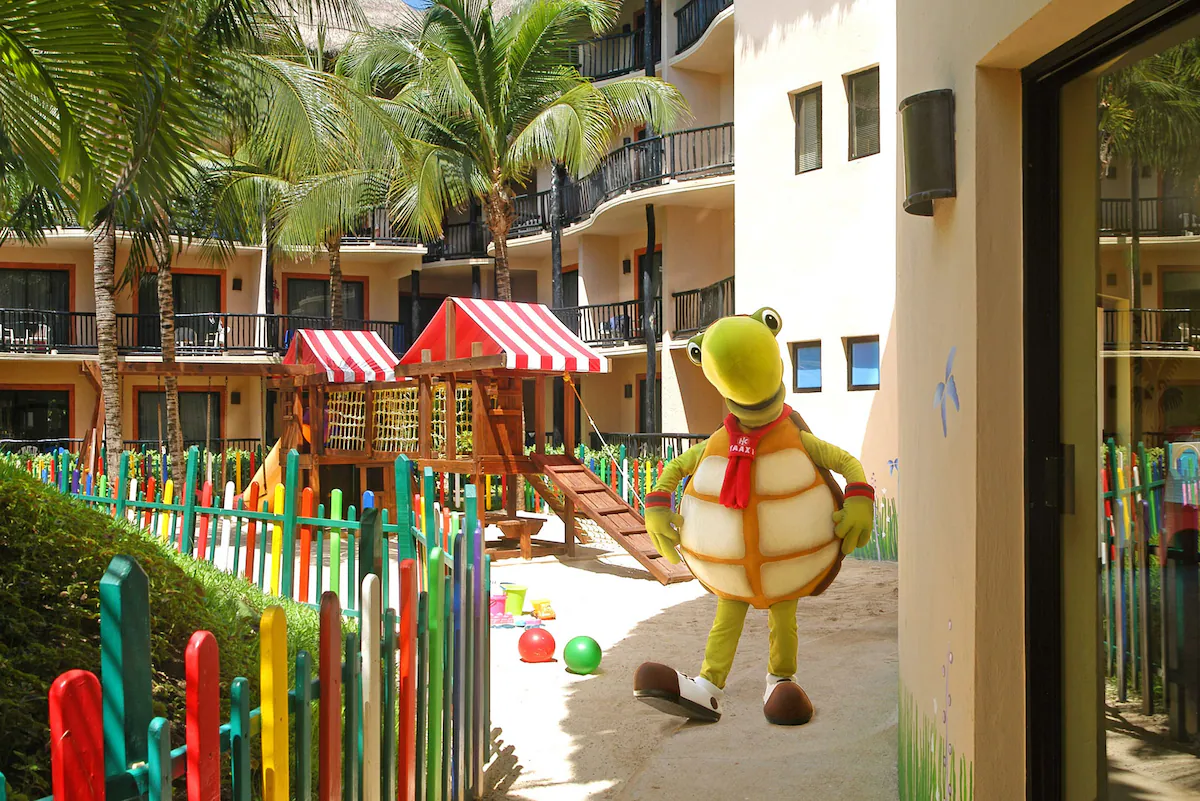 Catalonia Yucatan Beach All Inclusive / 3 días / 2 adultos / del 25-27 de Jul / menores gratis / FIT-RV
