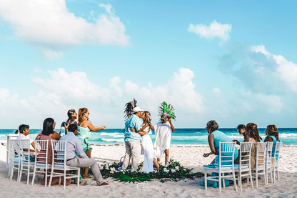 Grand Oasis Cancun  / 5 días / 2 adultos / del 24-28 de Jul / menores gratis /BLO-HO