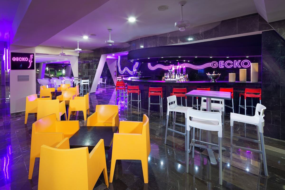 Grand Oasis Cancun  / 5 días / 2 adultos / del 24-28 de Jul / menores gratis /BLO-HO