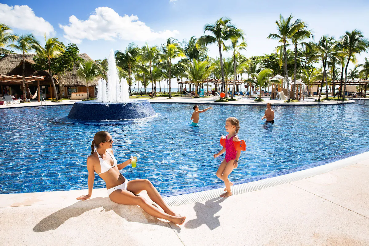 Barcelo Maya Grand Riviera Maya / 3 días / 2 adultos / del 12-14 de Dic / BLO-HO
